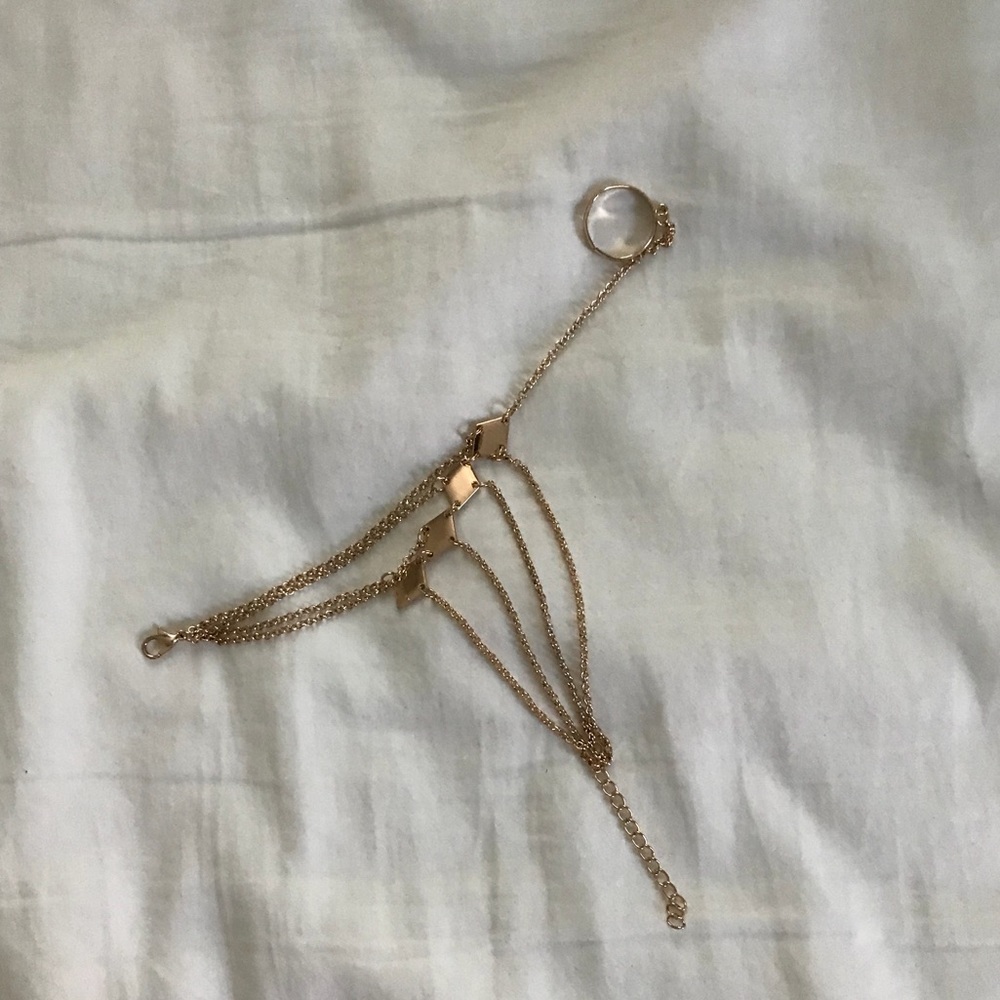 ring/hand bracelet